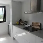 - Sleeps 4 Community Pool & Parking * Дения