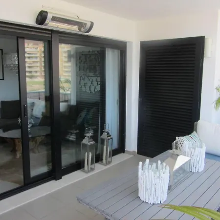 - Sleeps 4 Community Pool & Parking Denia