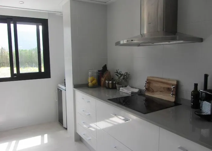 - Sleeps 4 Community Pool & Parking * Denia