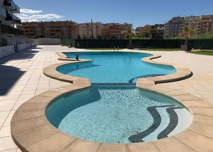 - Sleeps 4 Community Pool & Parking Διαμέρισμα *